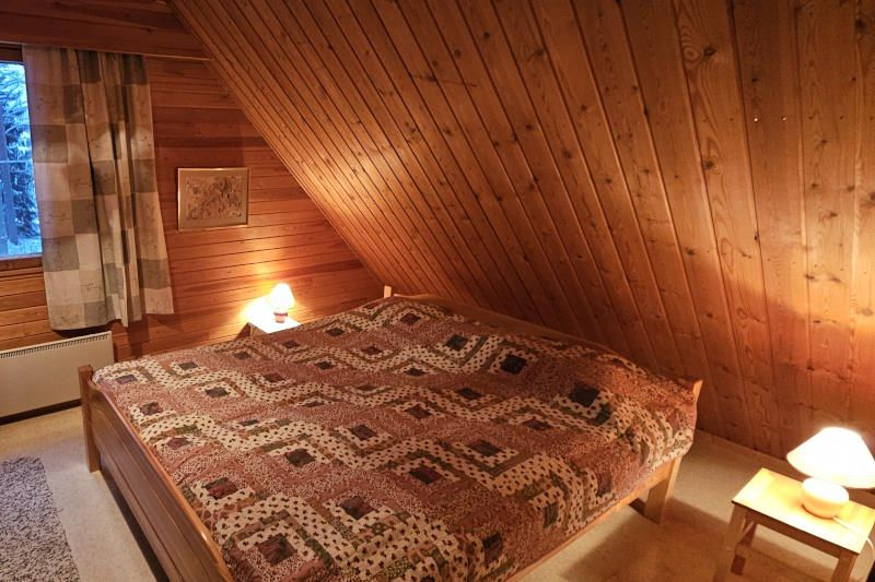 Pääskylahti yläkerran makuuhuone